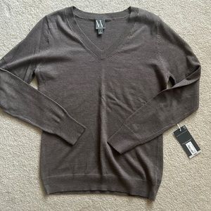 Vneck sweater size S